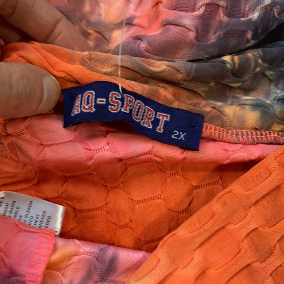 3/$15 Tie dye print honeycomb stretch longer short size 2X jrs - Picture 8 of 15